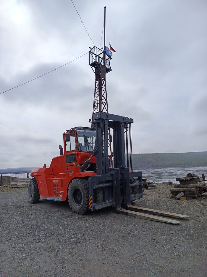 Вилочный погрузчик HELI CPCD250