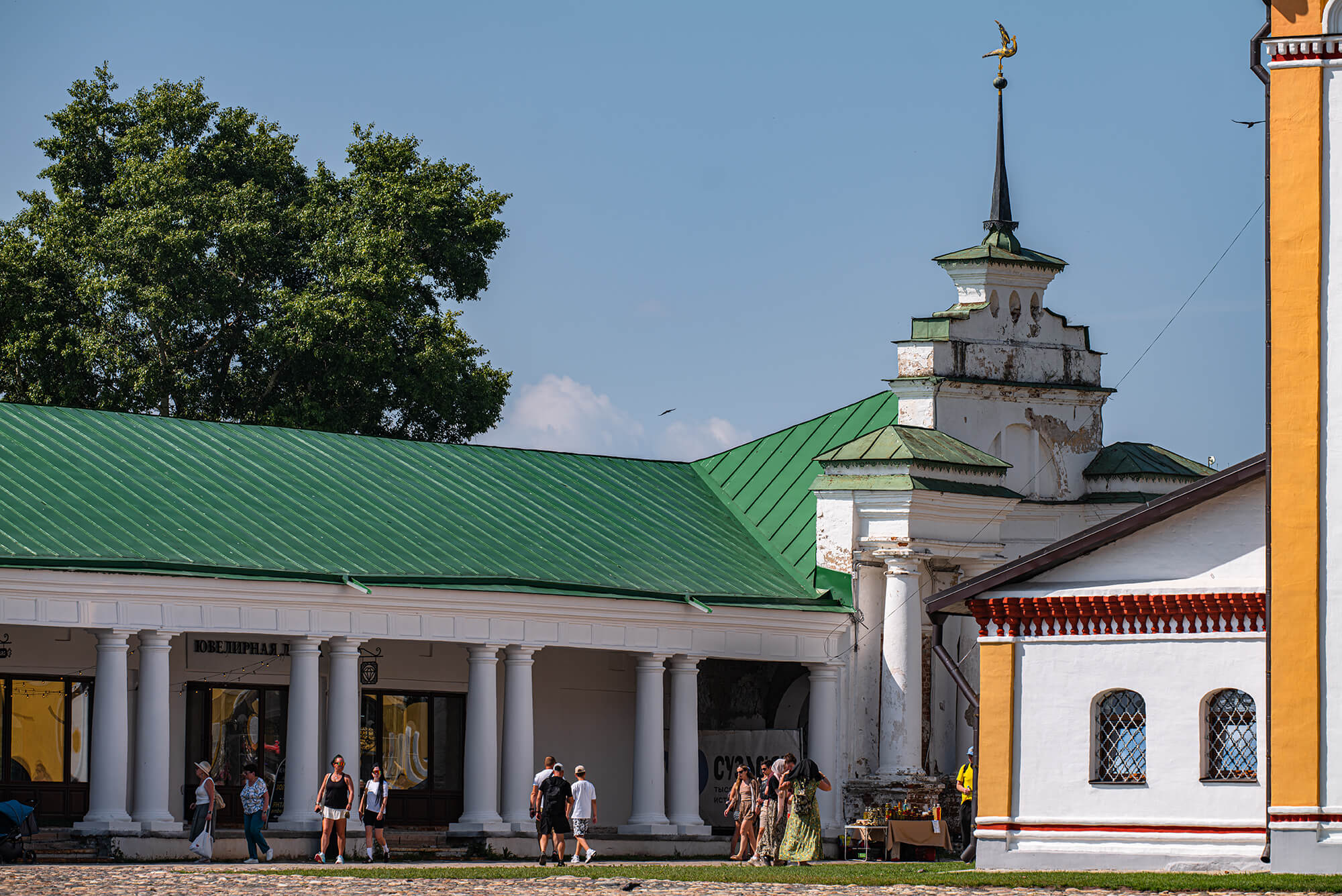 Торговые ряды в Суздале фото