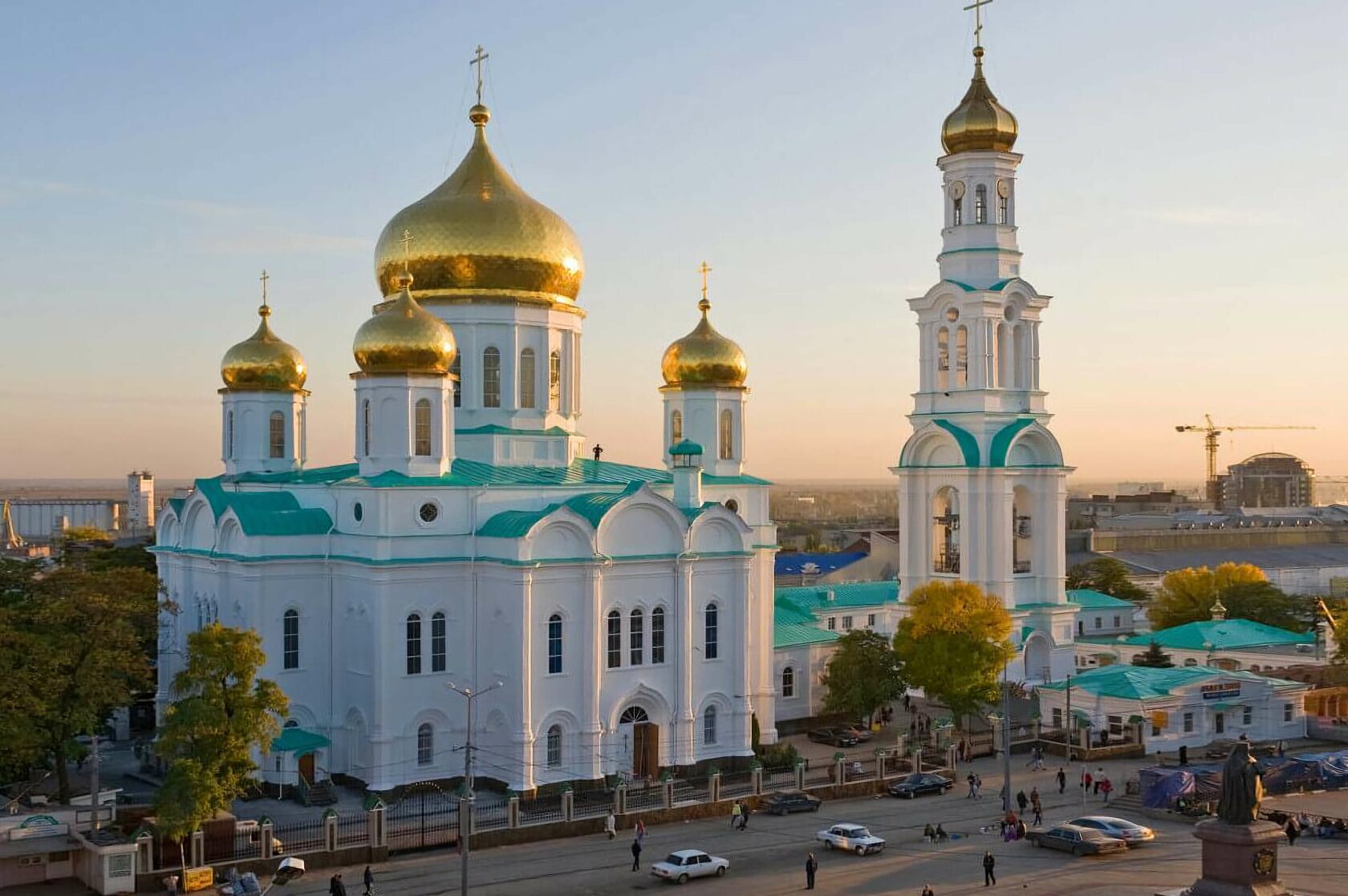 Храмы ростова. Храм на Соборной площади. Соборная площадь Ростов. Соборная. Соборная площадь 21.