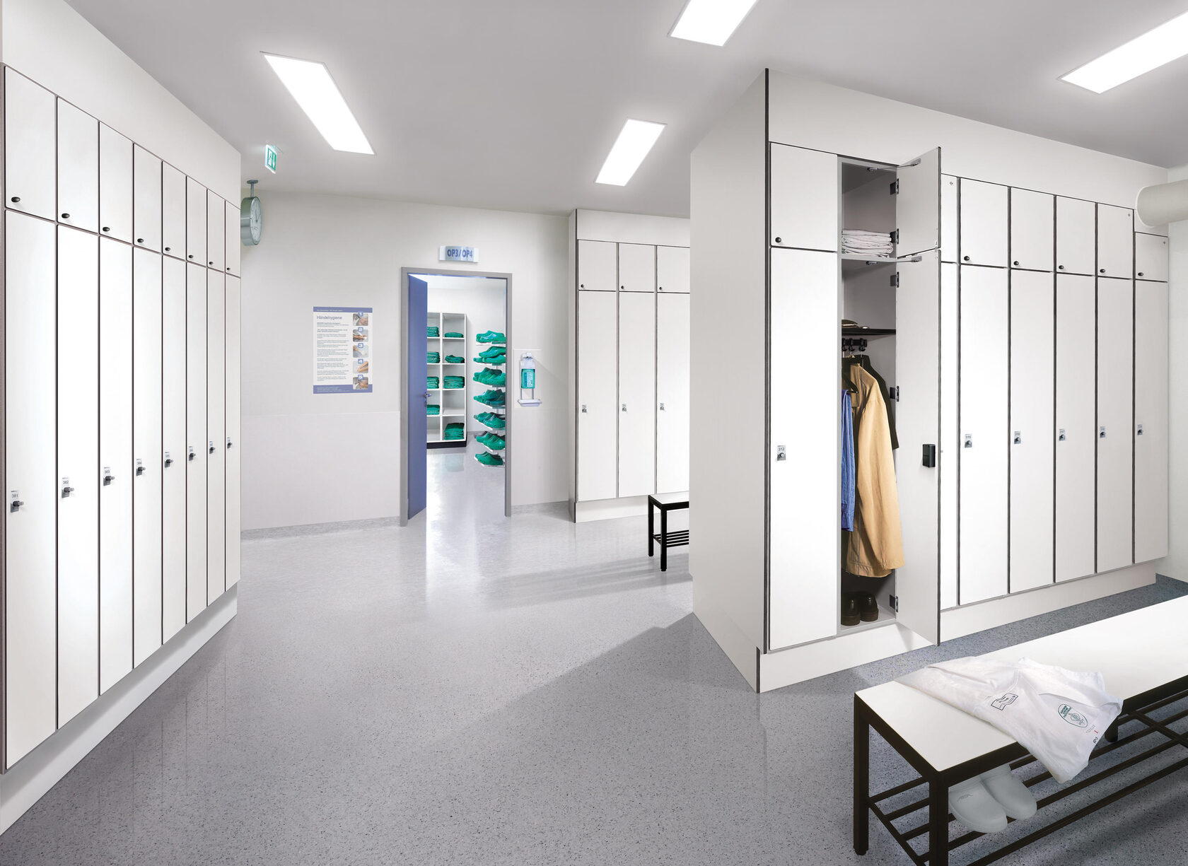 Шкафы для раздевалок и производственных помещений в Калининграде