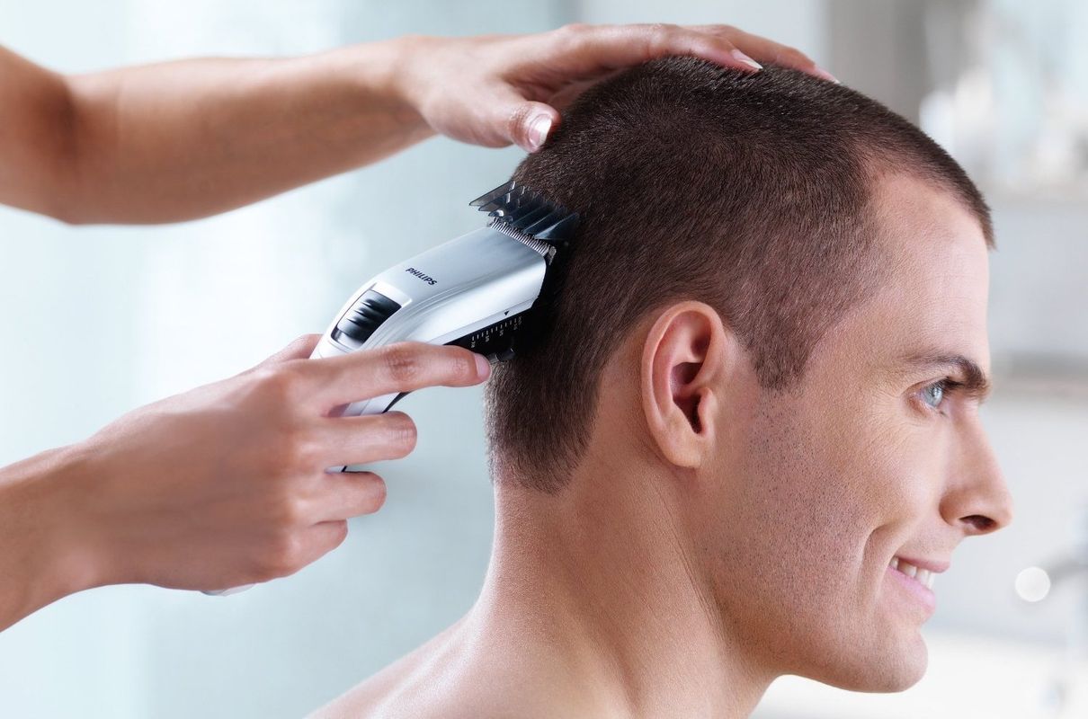 Как выбрать профессиональную машинку для стрижки волос парикмахеру