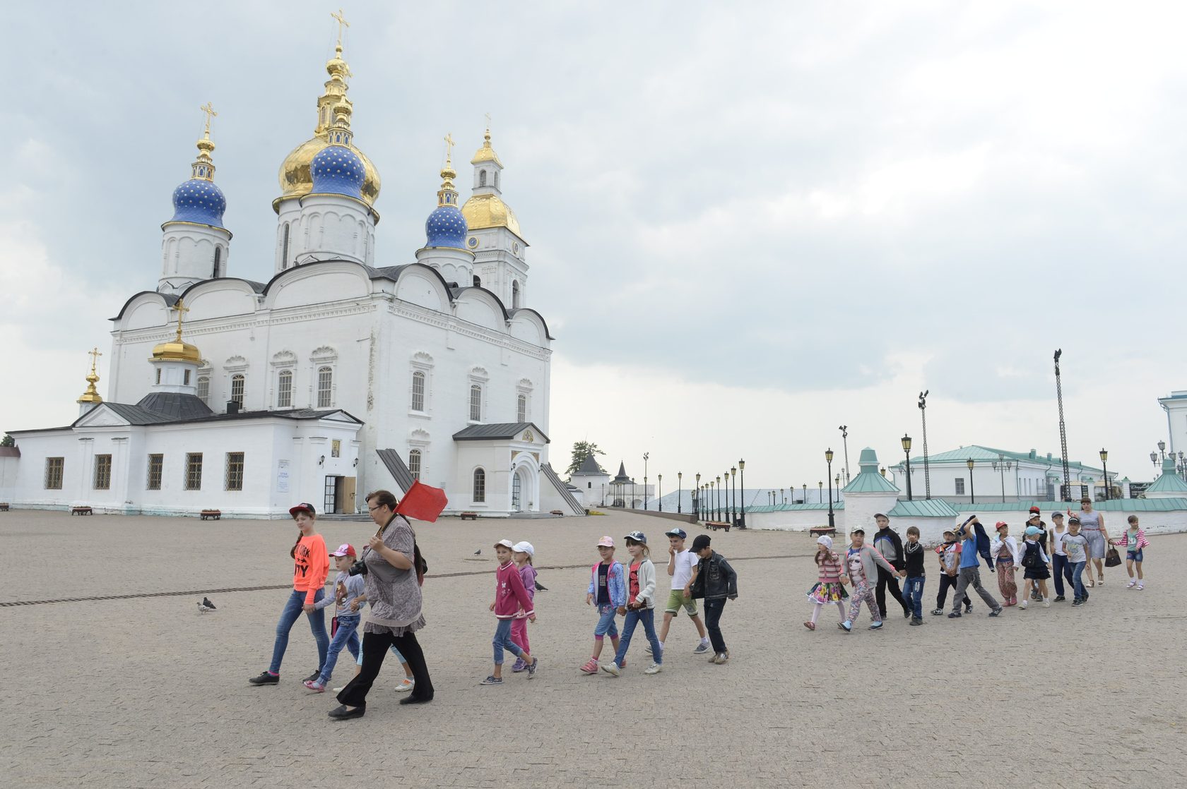 Завтра тобольск. Красная площадь Тобольского Кремля. Тобольск туристы. Туризм в Тобольске. В Тобольске море есть.