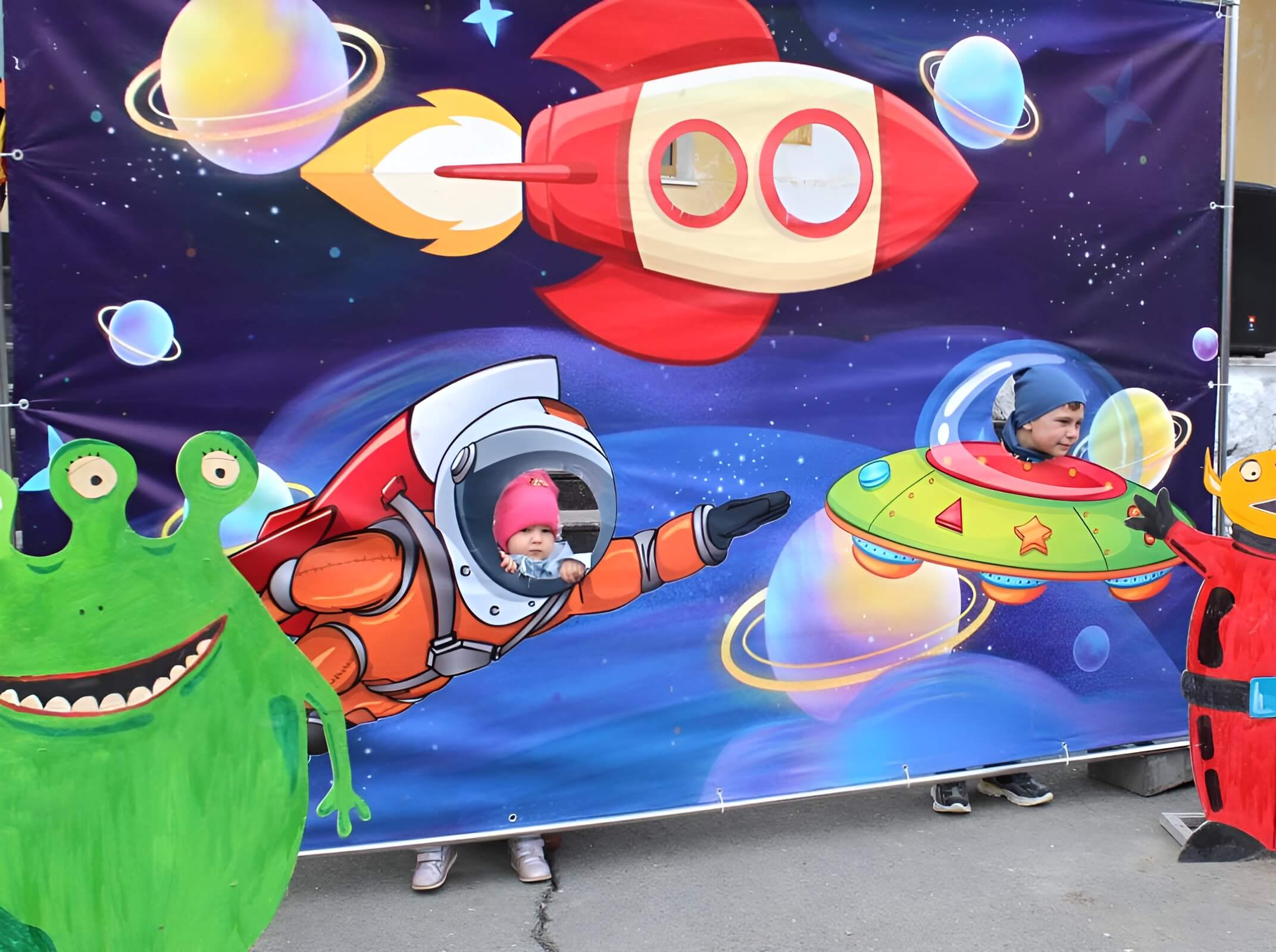 Фотозона ко Дню Космонавтики. Космическая фотозона в аренду в Москве и МО