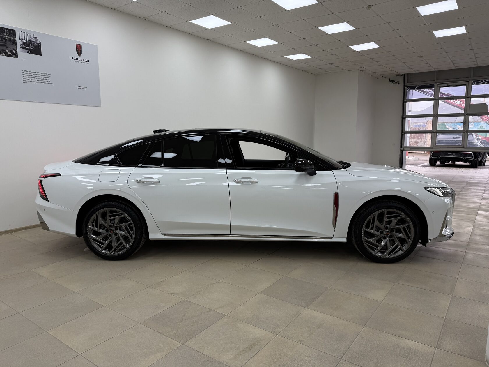 Обзор Hongqi H6