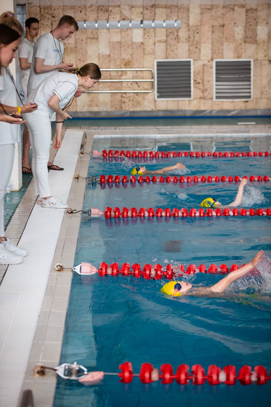 Научить ребенка плавать в Москве можно в школе плавания для детей Strong Swim