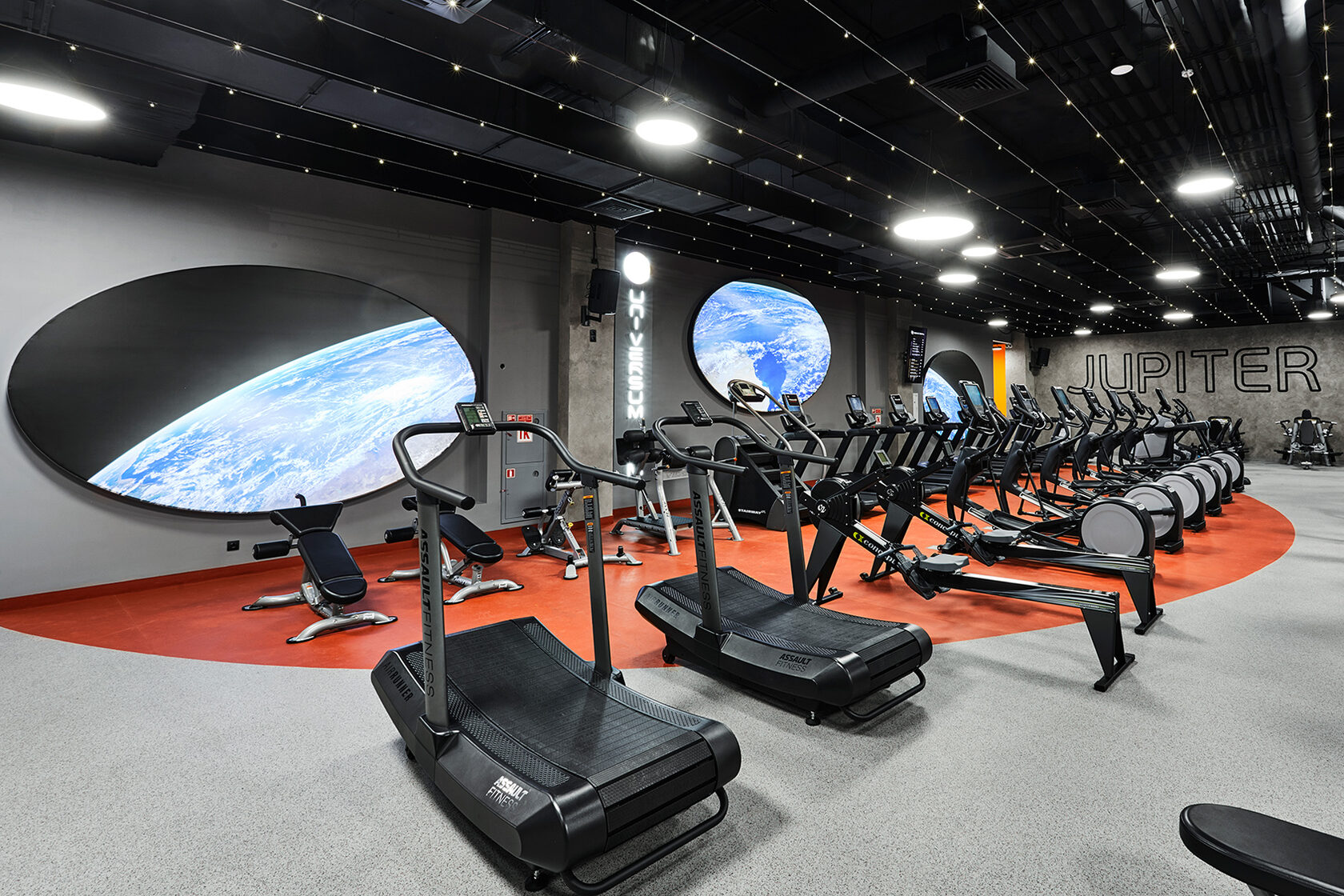 Фитнес-клуб Universum Gym - ТЦ 5 Планет.