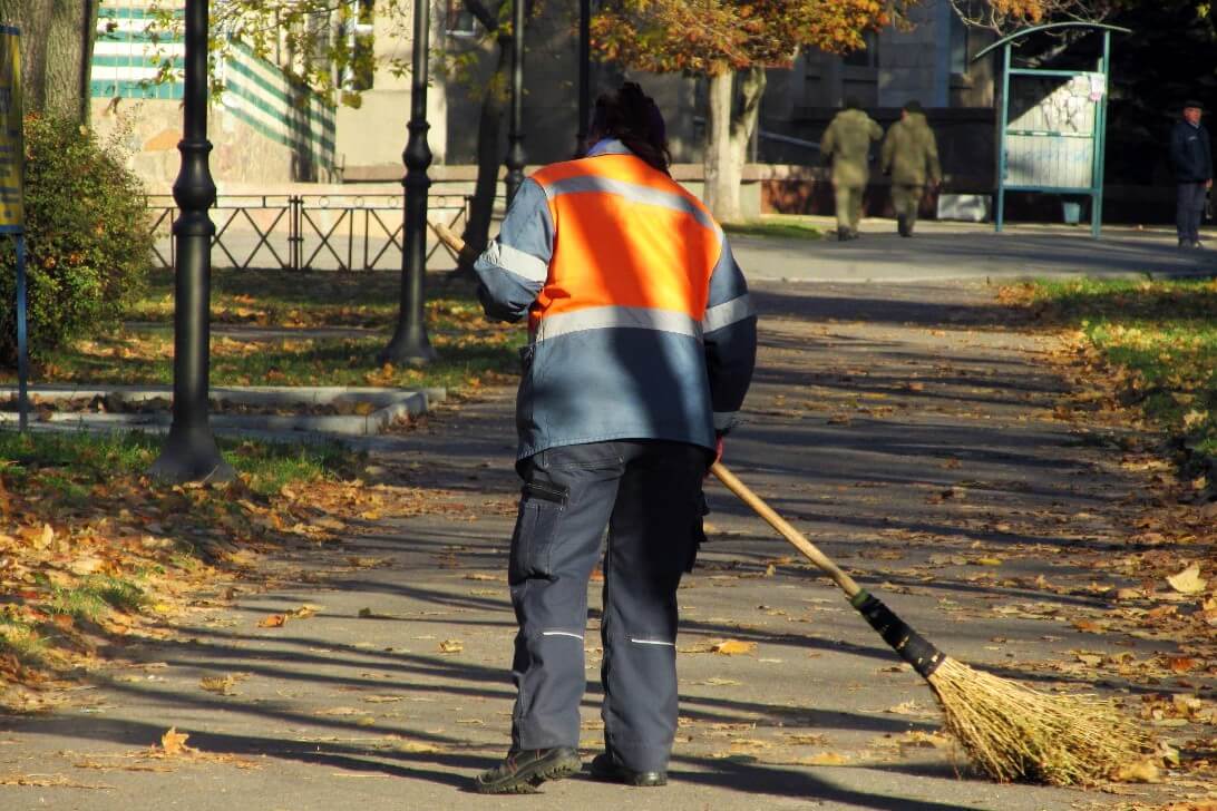 Картинки уборка на улице