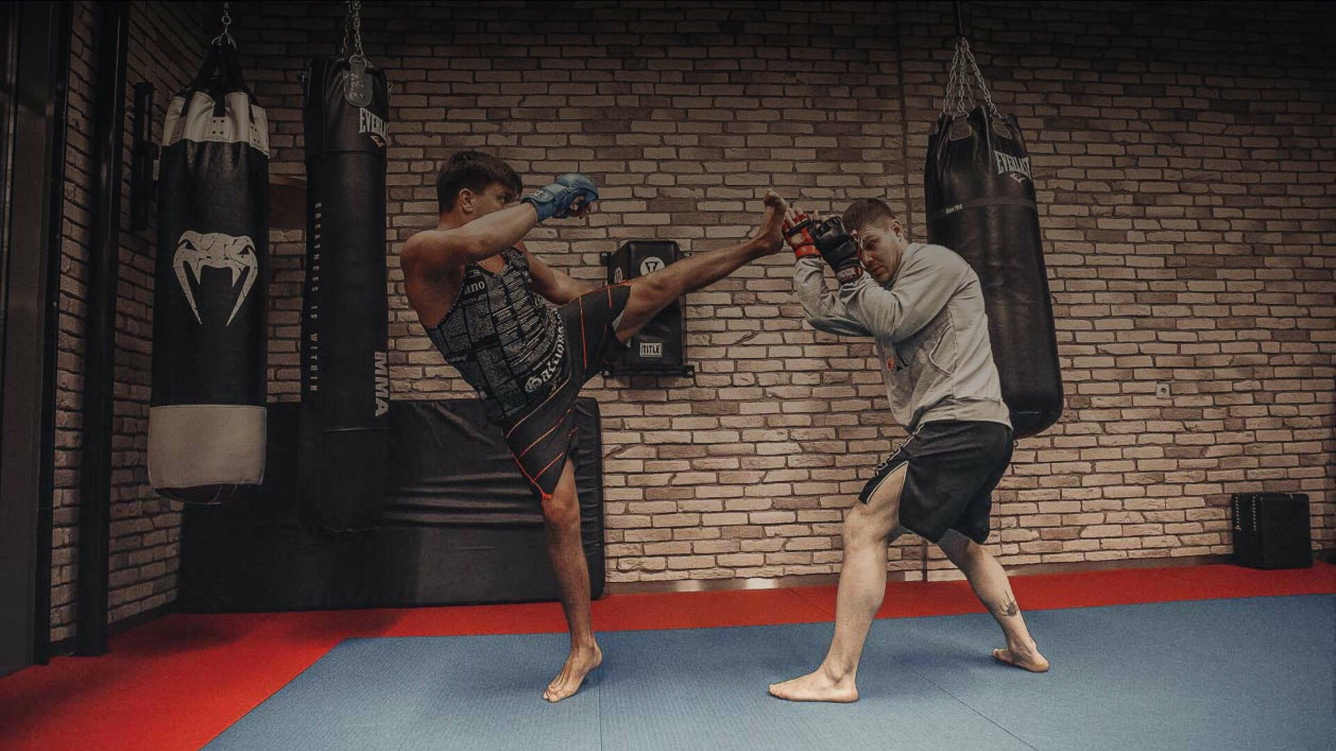 Смешанные боевые искусства. Индивидуально единоборства. Бокс тренировка. Мма. Индивидуально единоборства.