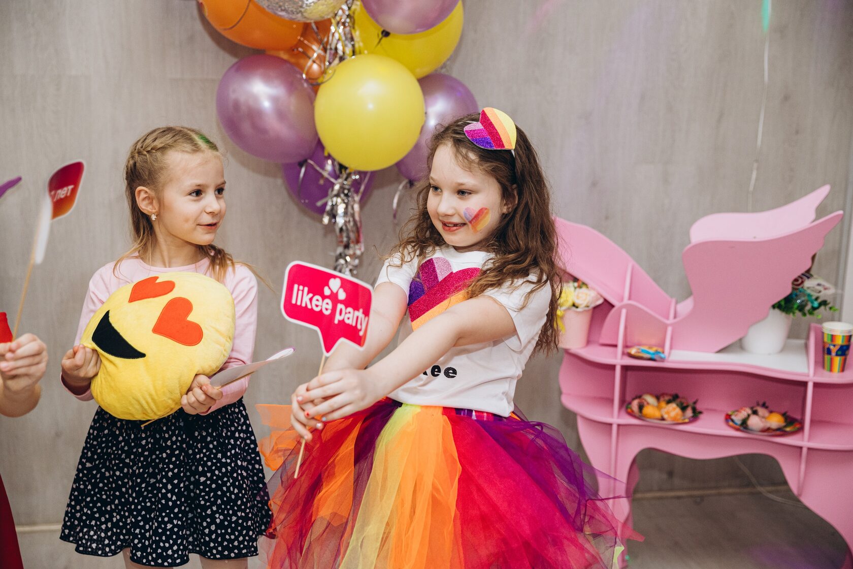 Детские праздники с Kidspartyya