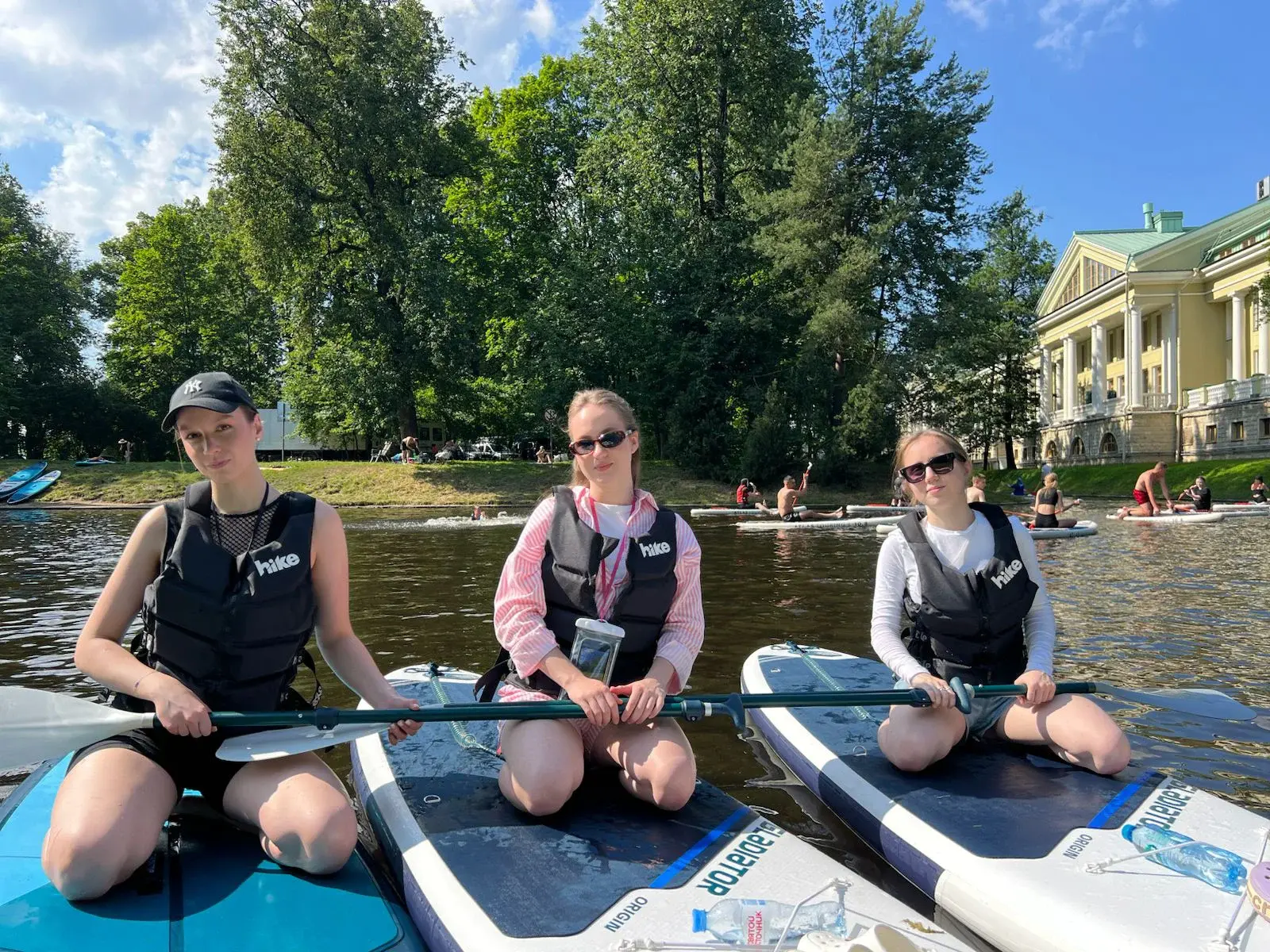 Вокруг каменного острова на Сапе