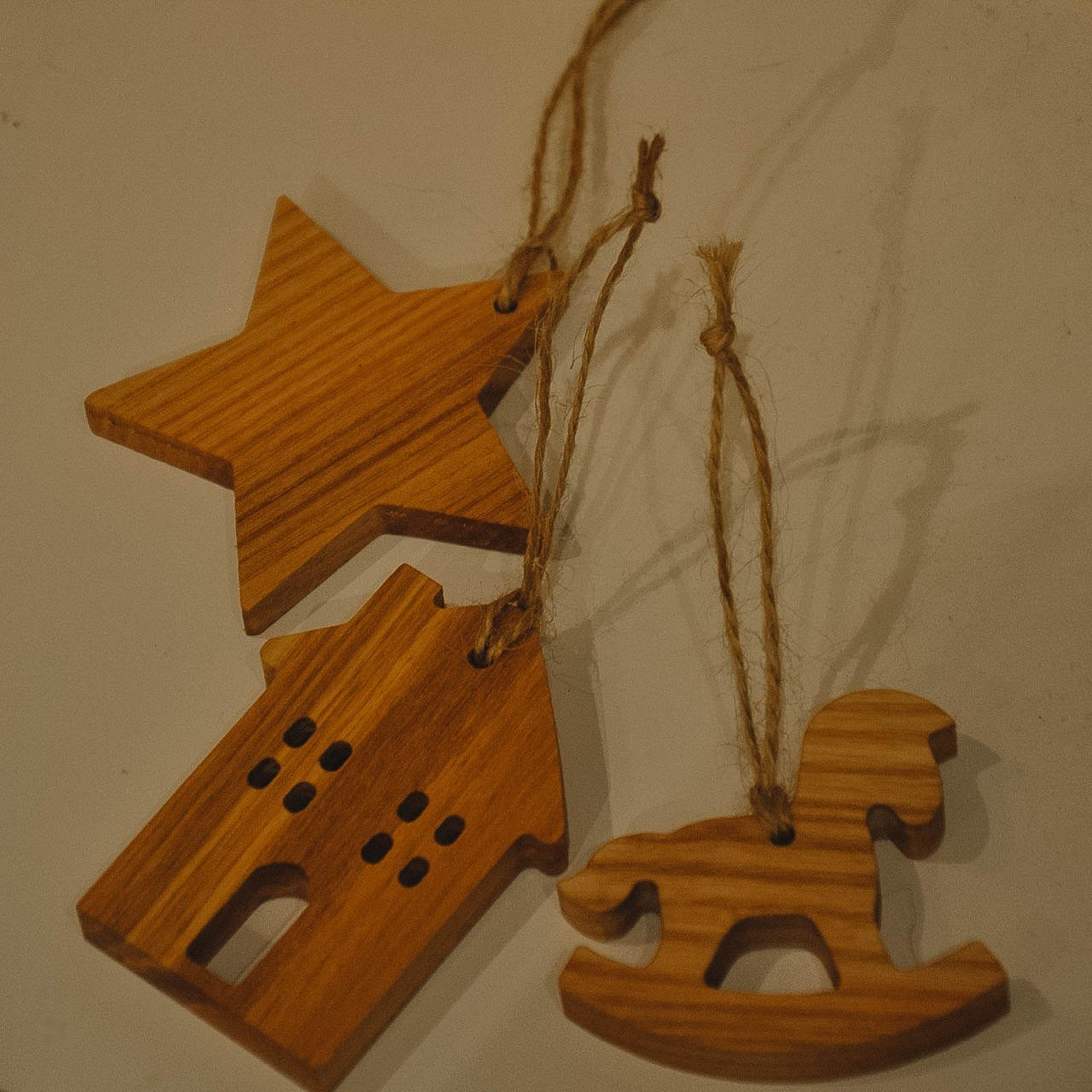 ёлочные игрушки из дерева