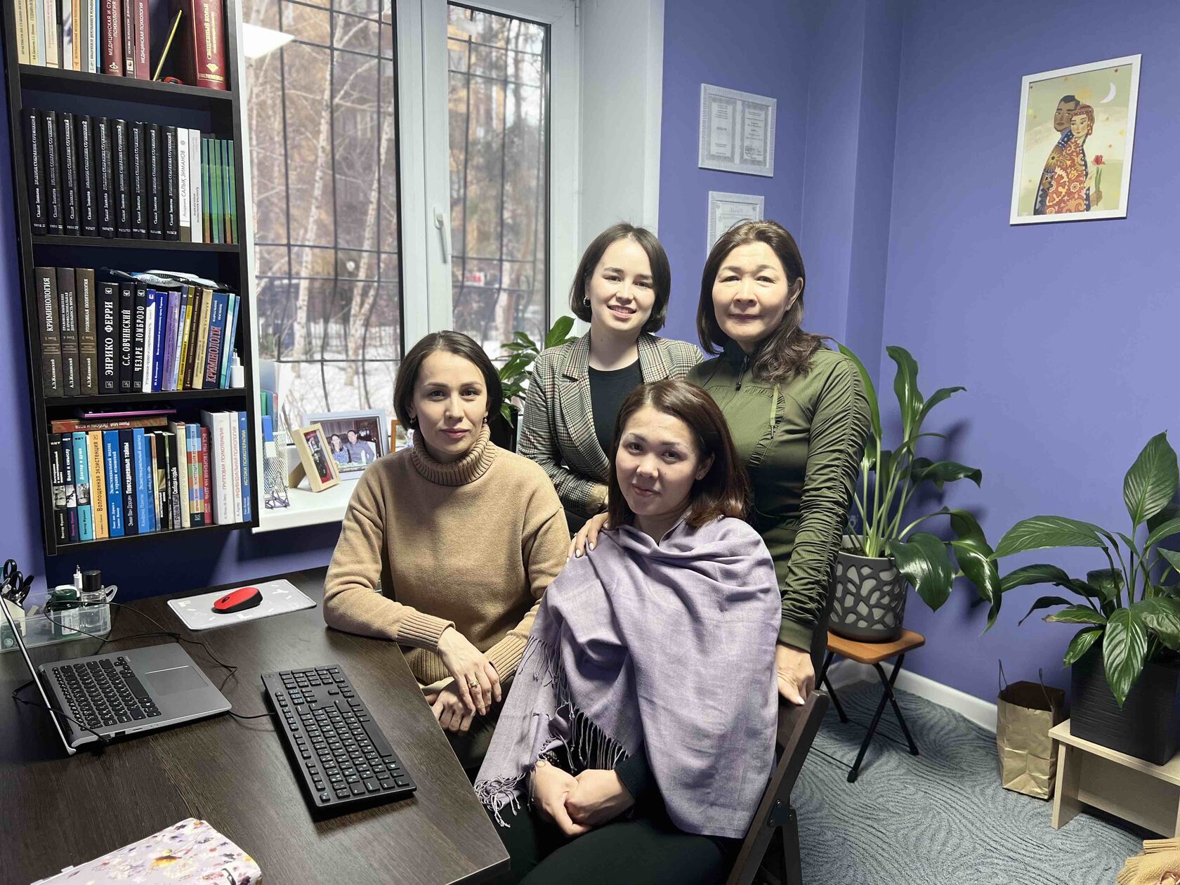 Ол анасына порно салған.