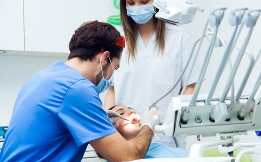Técnico Laboral en Auxiliar en Salud Oral nuevo programa del campus Medellín
