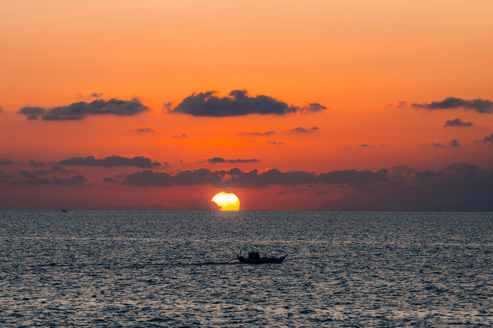 Закат в море