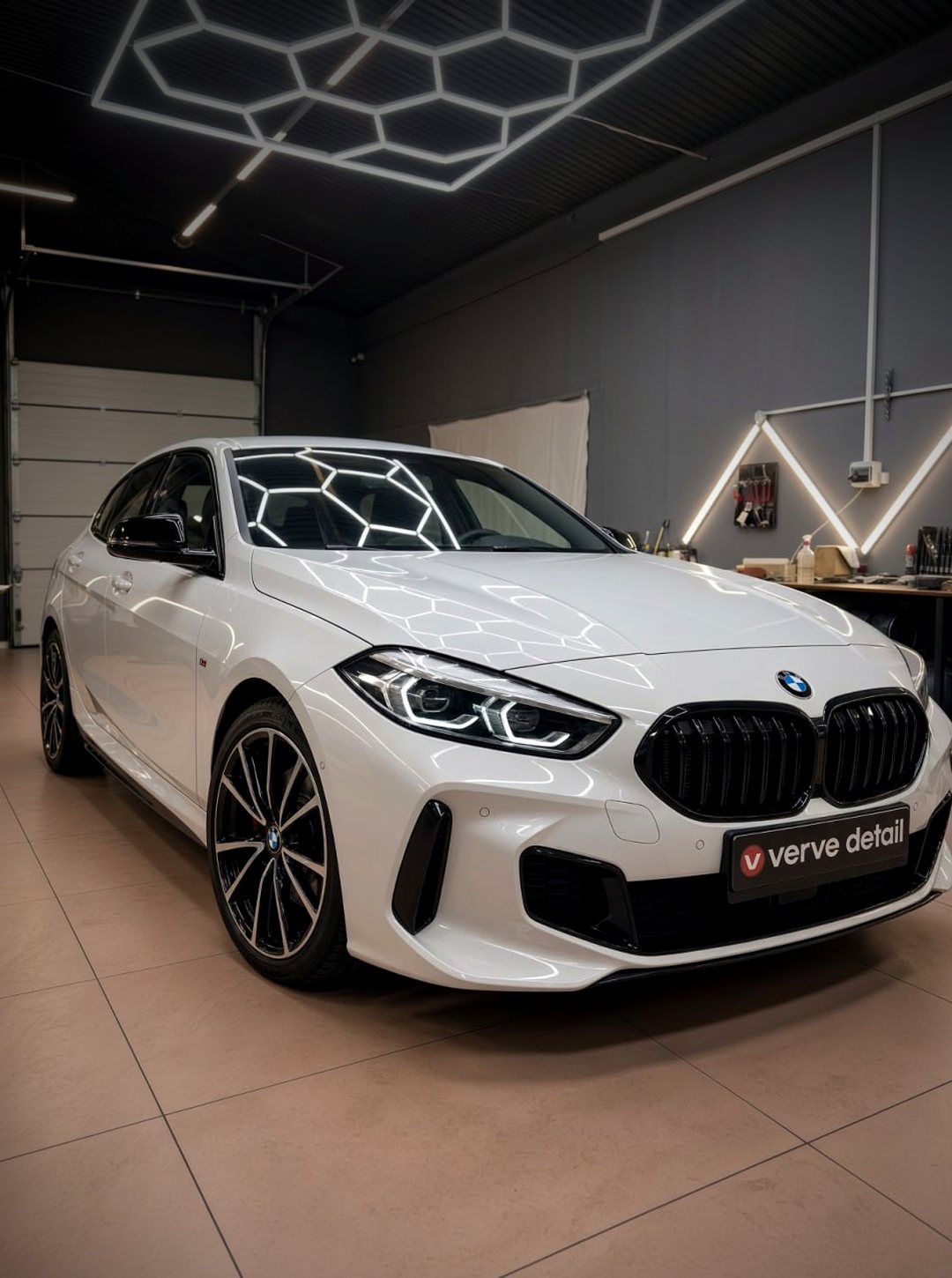 BMW в студии Verve Detail после оклейки плёнкой