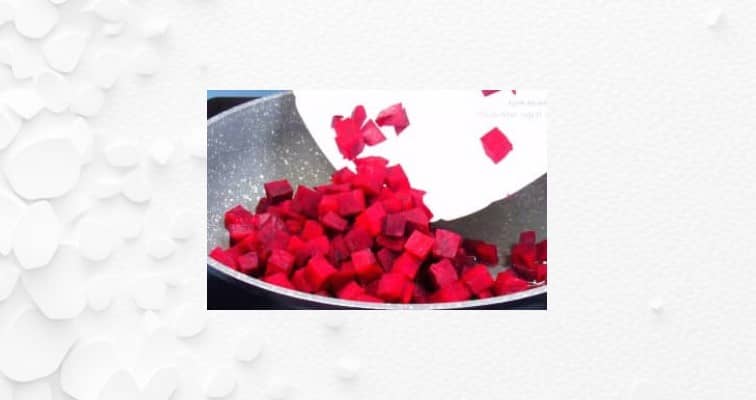 Приготовление винегрета на сковороде: шаг 2