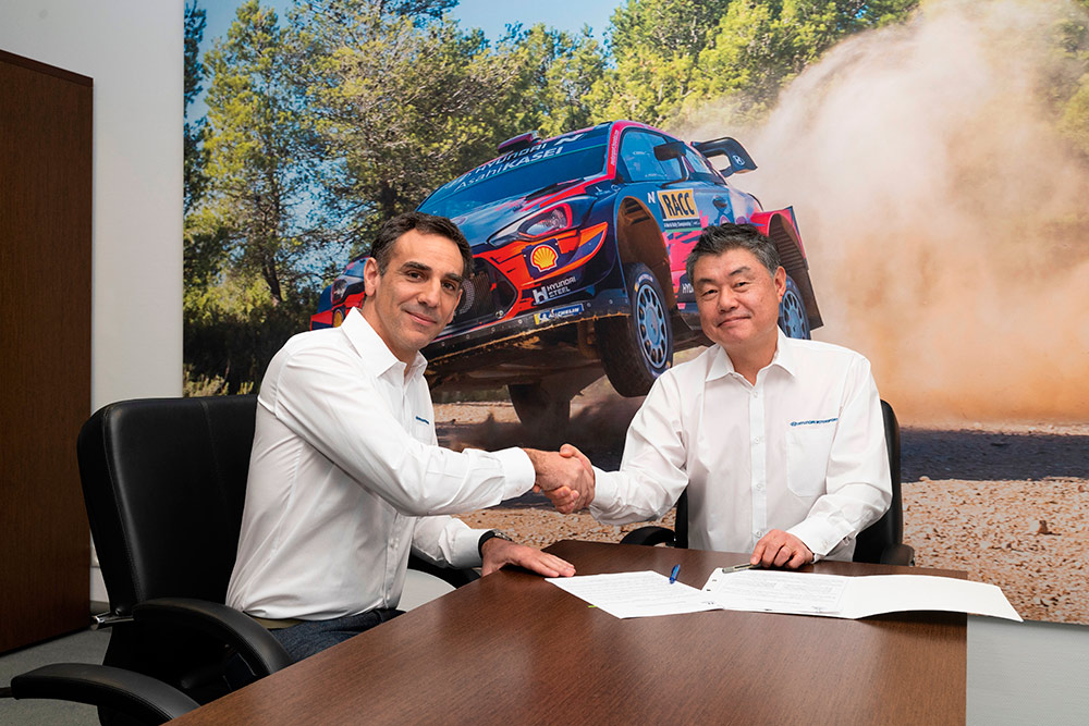 Сирил Абитебуль и президент Hyundai Motorsport Шон Ким