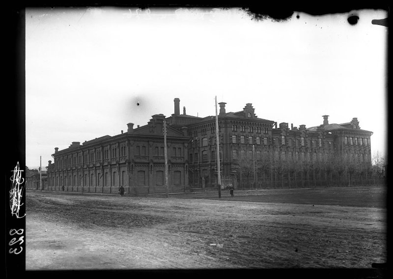 Здание бывшего винного склада, фото 1931 г. Источник: Госкатолог РФ