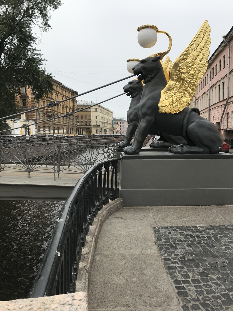 Грифоны на Банковском мосту, Банковский мост, Невский проспект, Россия, Санкт-Петербург, Центральный район