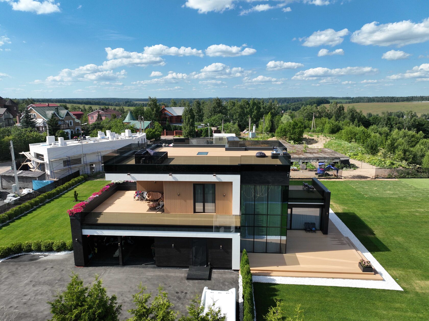 Быстровозводимый дом в Тихорецке гараж