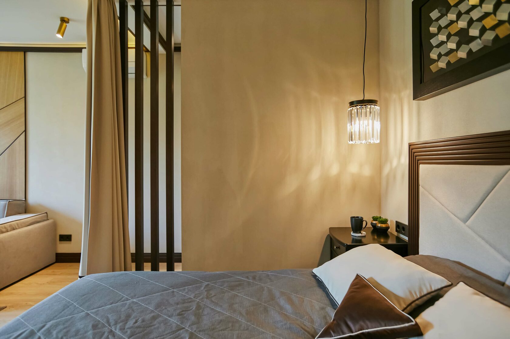 Проспект Мира - Дизайн интерьера спальня, кровать, лампа