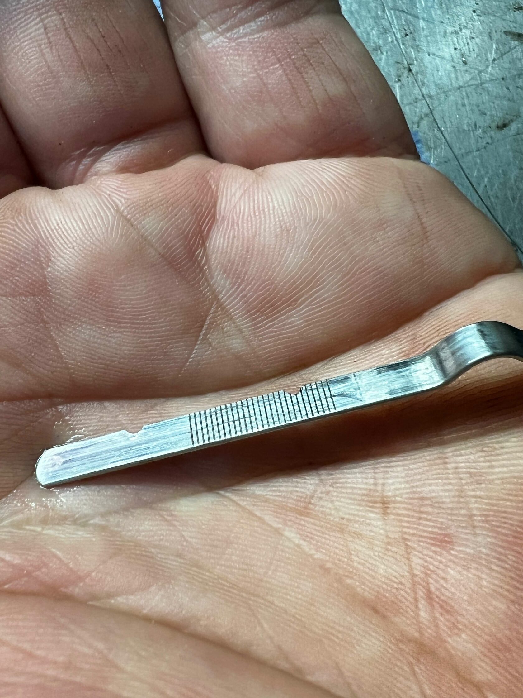 Проверка уровня масла по щупу