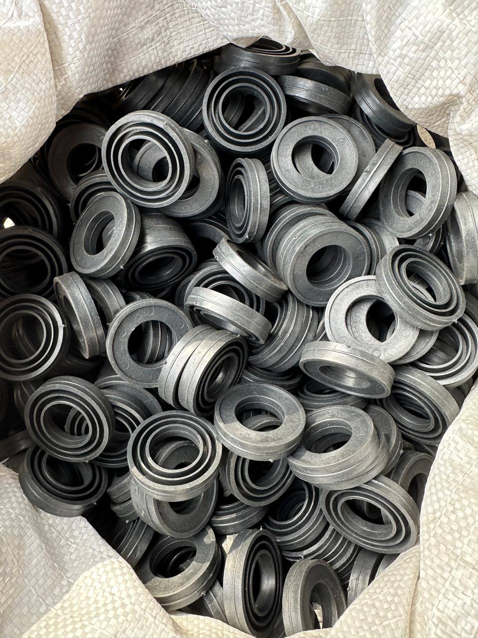 Лабиринтное уплотнение конвейерного ролика