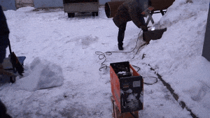 Обычно производители меняют дизайн продукта по одной из этих двух причин