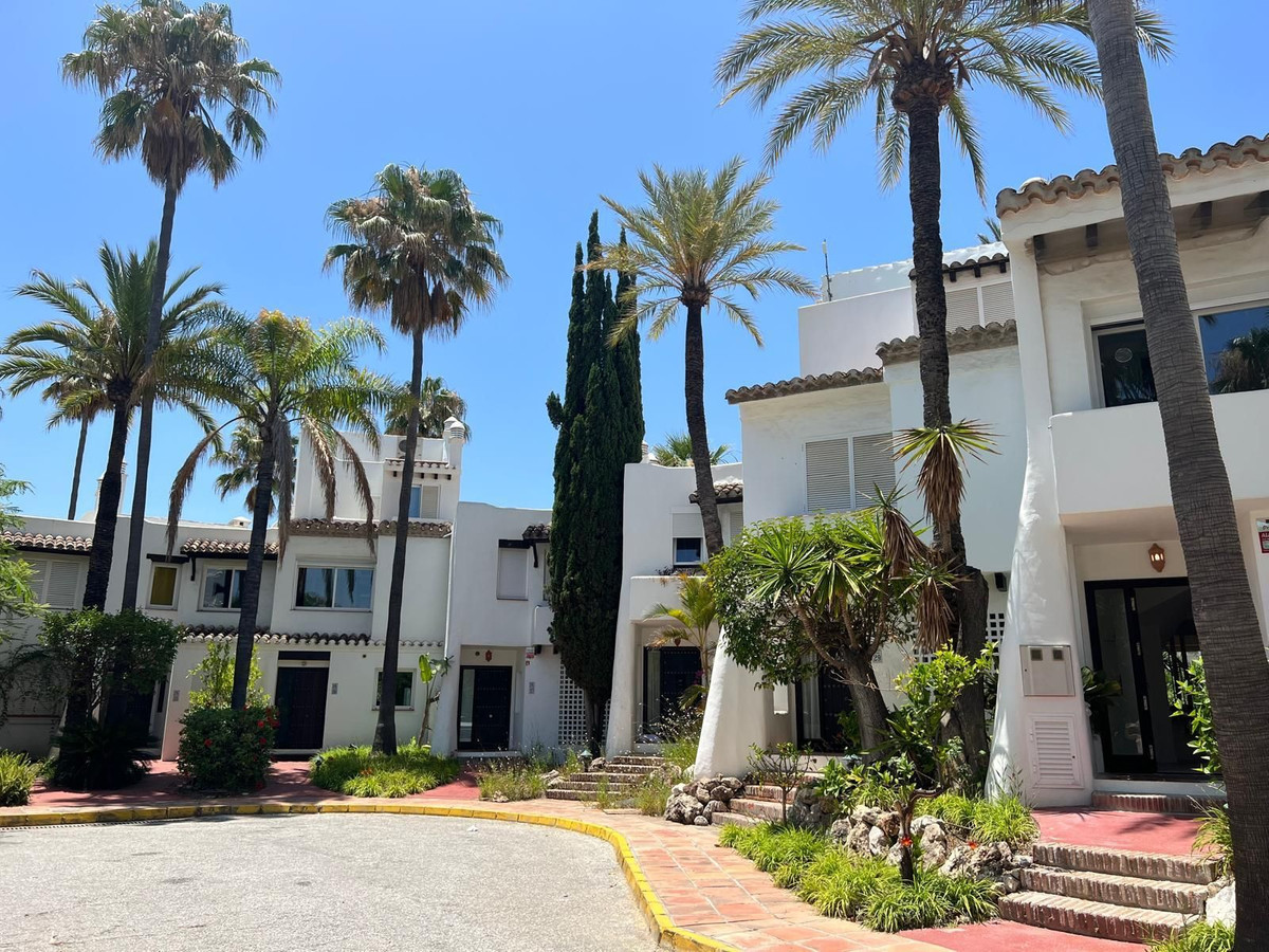 New Build or Resale on the Costa del Sol? How to Make the Right Choice