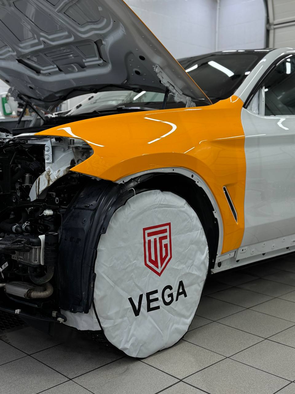 переднее левое крыло bmw x4 в цветной пленке вега