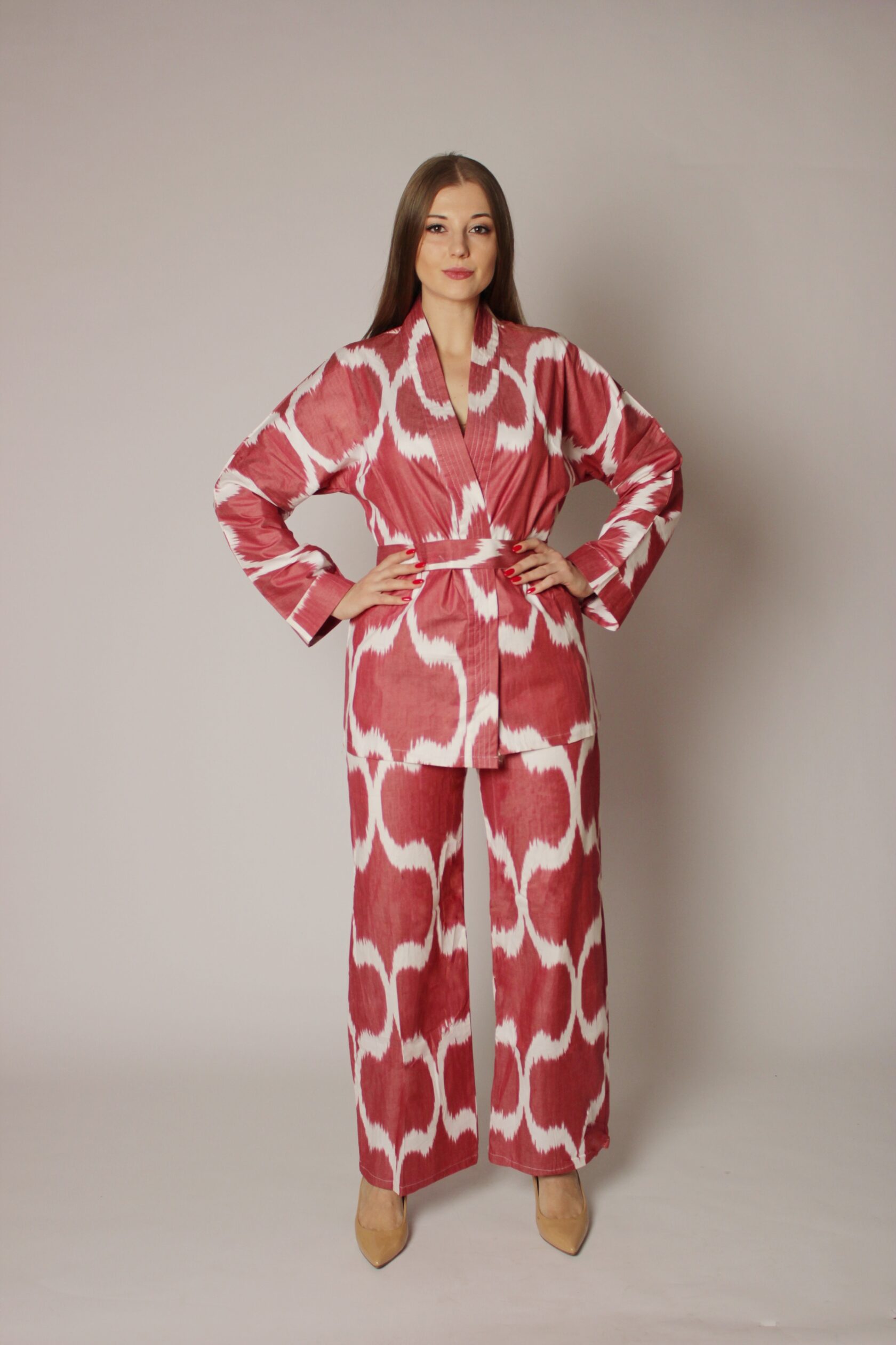 Халат, кимоно, костюм женский. Купить в магазине navigatore. На сайте, озон (ozon), маркете. В москве, спб, по всей россии. Красивый, модный, пляжный, удобный, домашний (home), турецкий, узбесккий, премиум, натуральный, восточный, бардовый, бордовый.