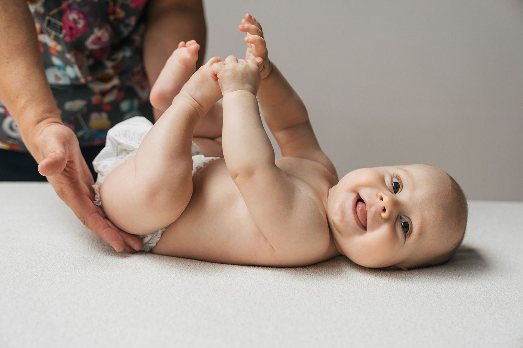 Физическое развитие ребенка в 1 месяц после рождения