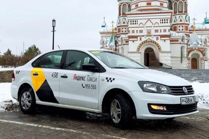 Е такси машины. Ё такси Омск. Ё такси Новосибирск. Ё такси Красноярск.