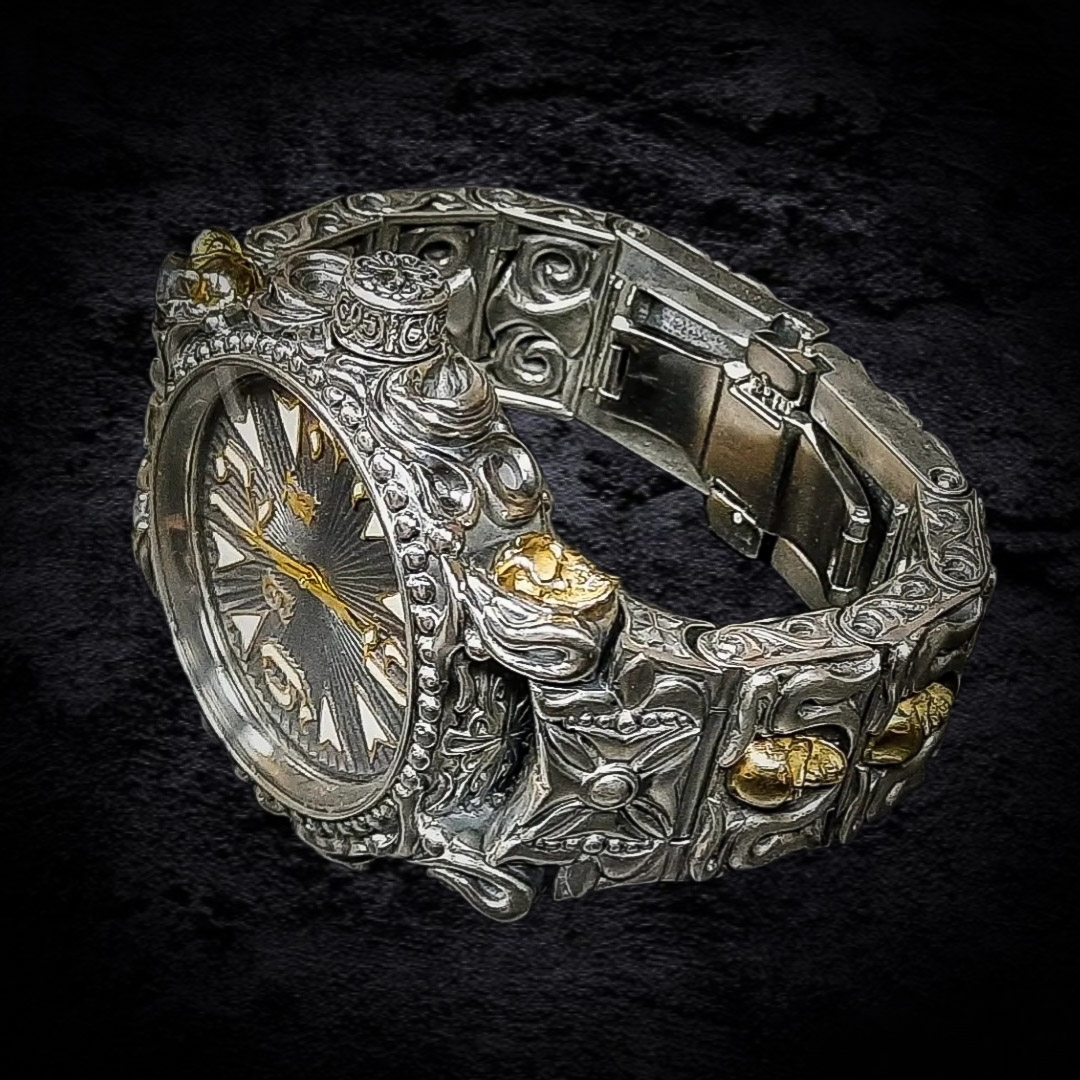 серебряные часы, эксклюзивные часы, дорогие часы из серебра.