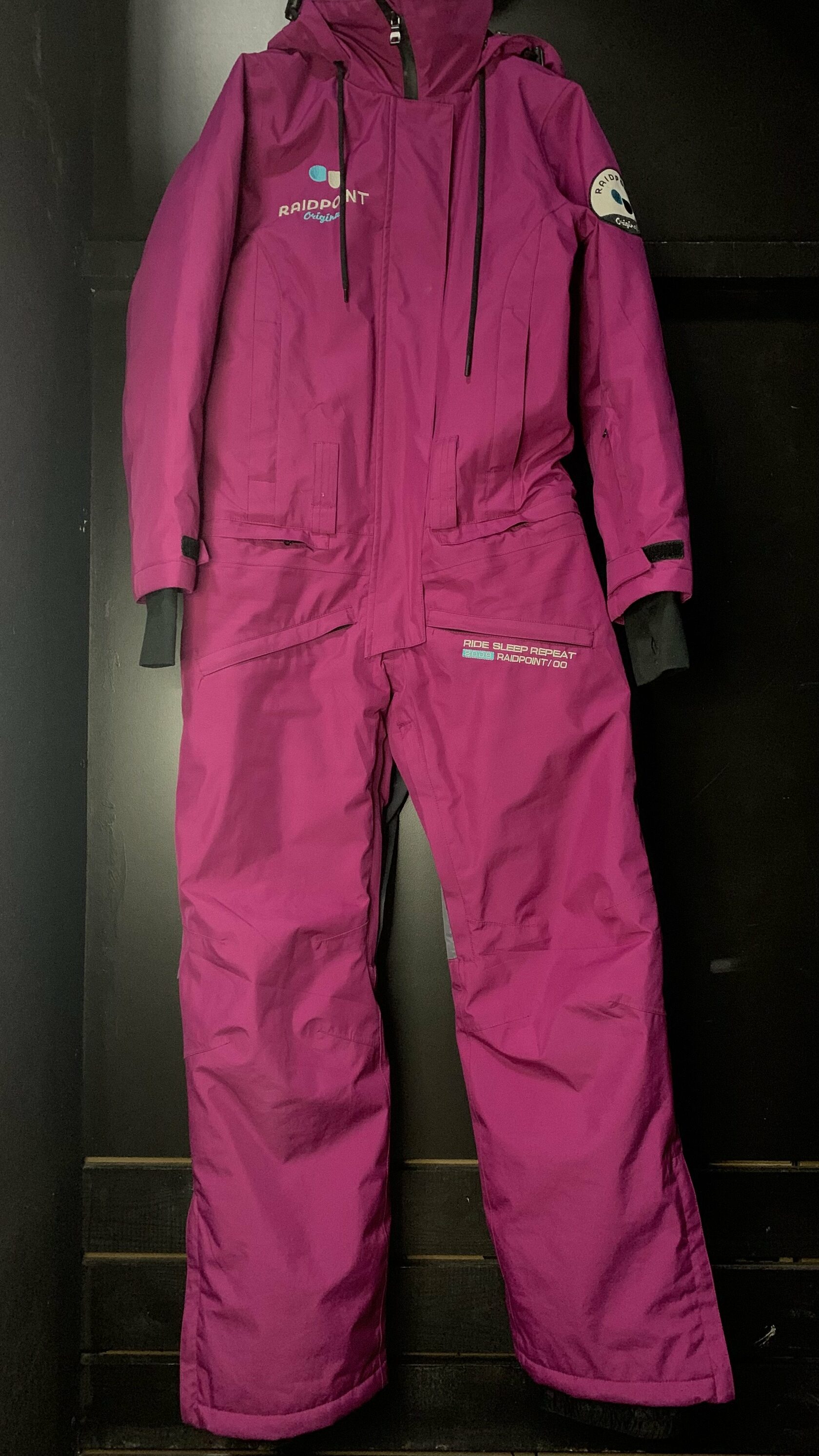 Прокат горнолыжной одежды в Омске - Комбинезон горнолыжный Raidpoint, вишневый