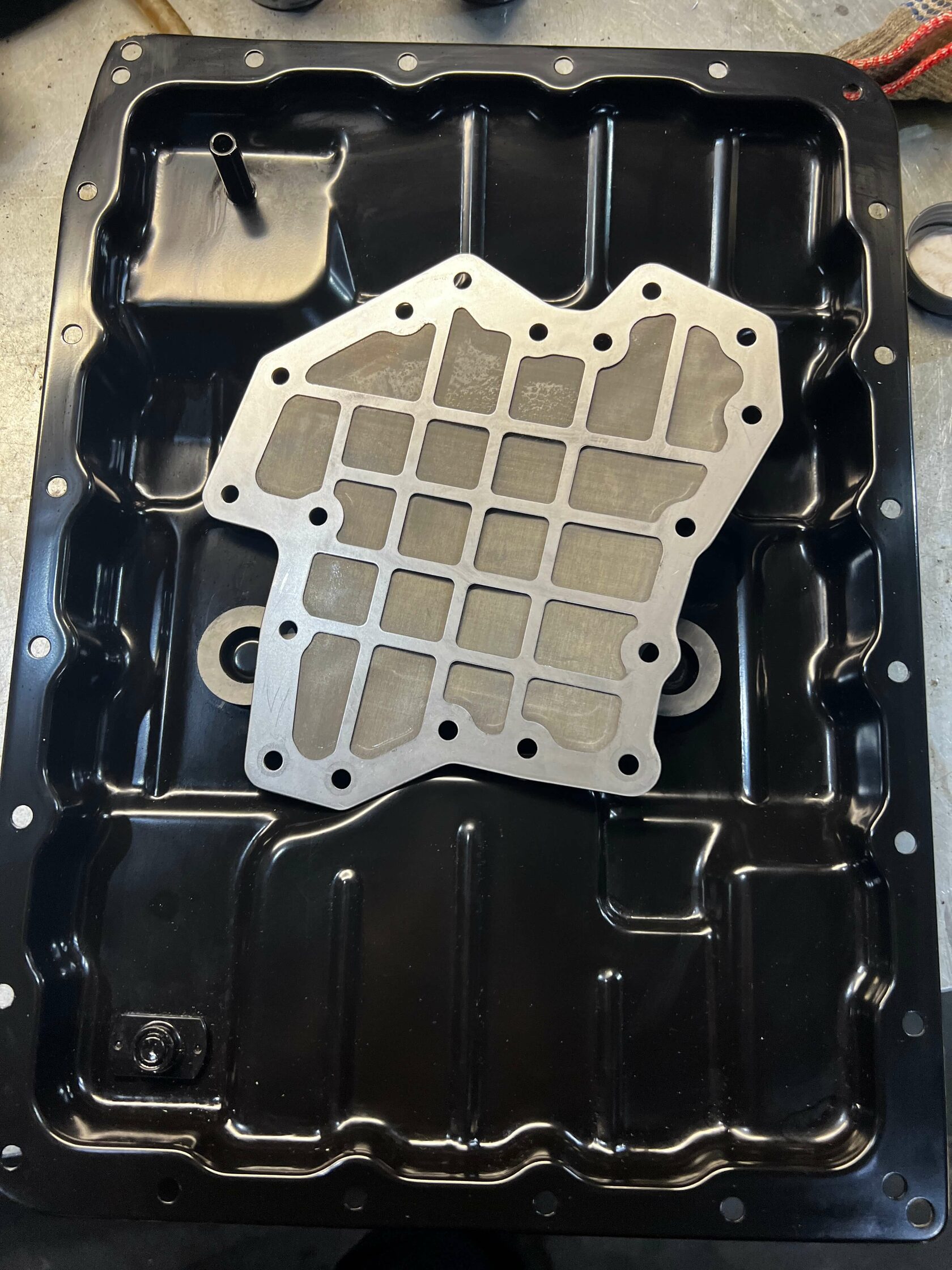 Чистый поддон и магниты АКПП Mercedes