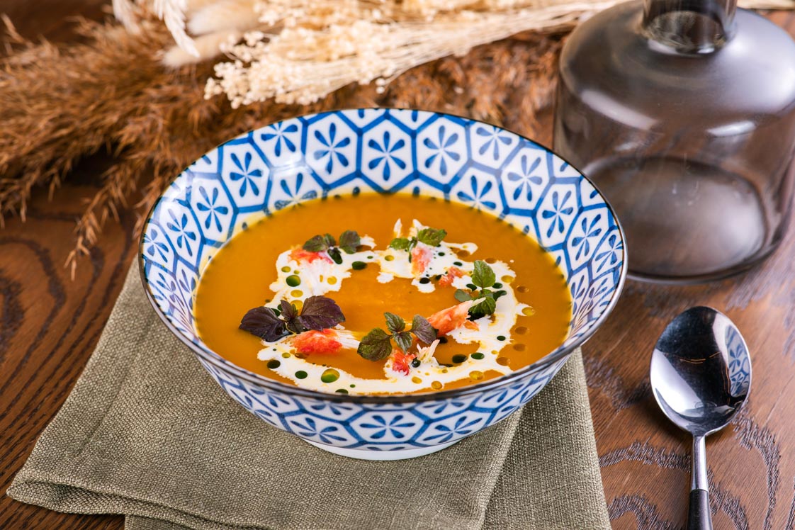 Рецепт- Тыквенный крем-суп с мясом камчатского краба - ГлавИкра