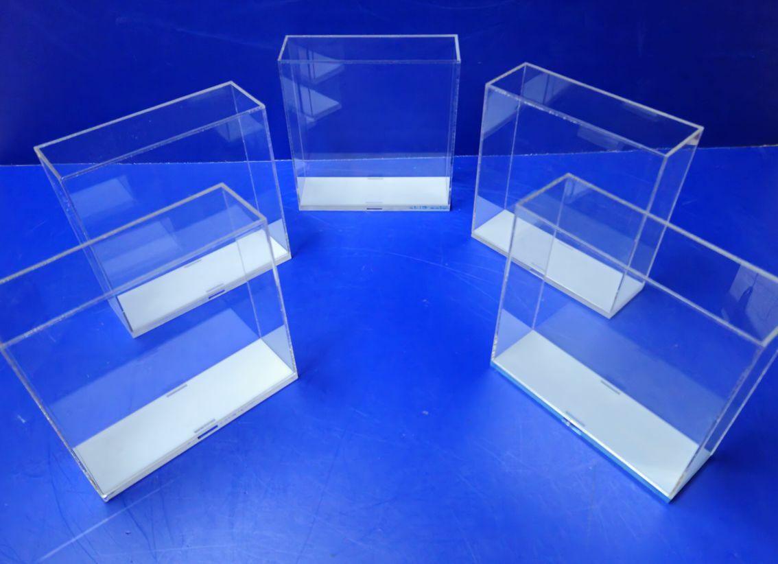 Прозрачные короба из оргстекла. Производство акриловых коробов на заказ.