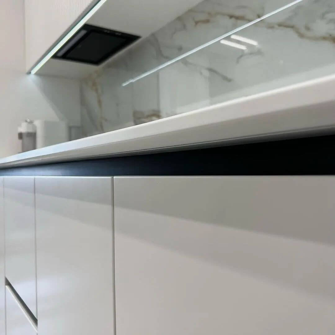 Кухня на заказ в Москве белая