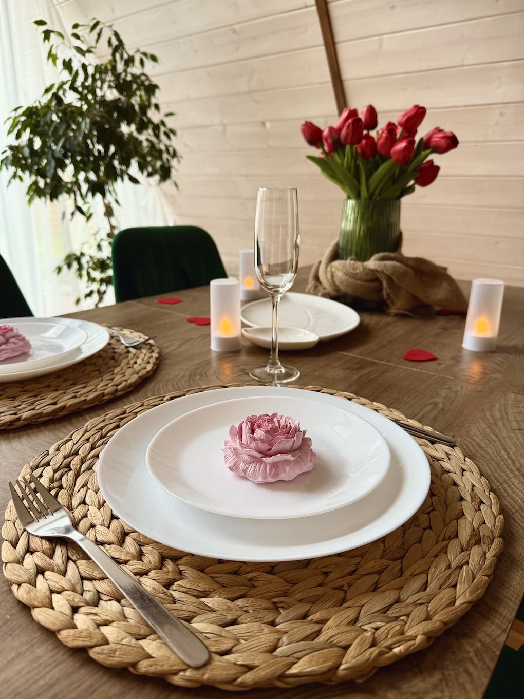 Праздничная весенняя атмосфера в Афрэйм Хэппи