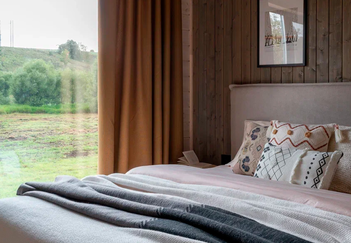 Проживание в парке Олений Золотой фазан