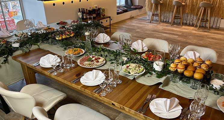 банкетный стол на новогодний корпоратив