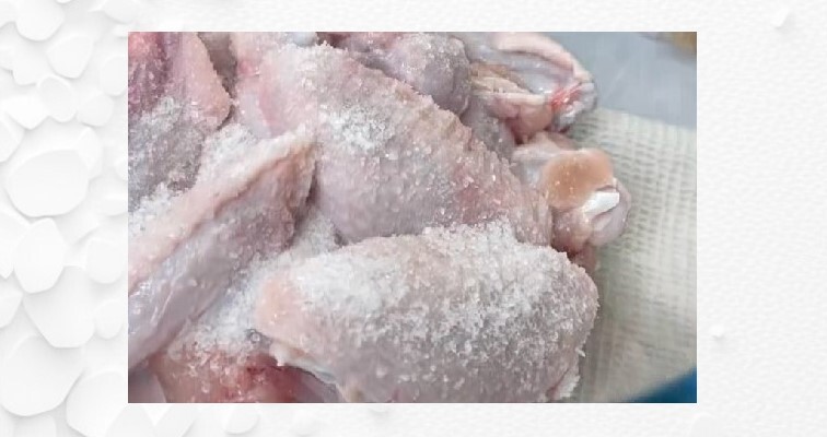Приготовление куриных крыльев в сырной панировке в духовке: шаг 1