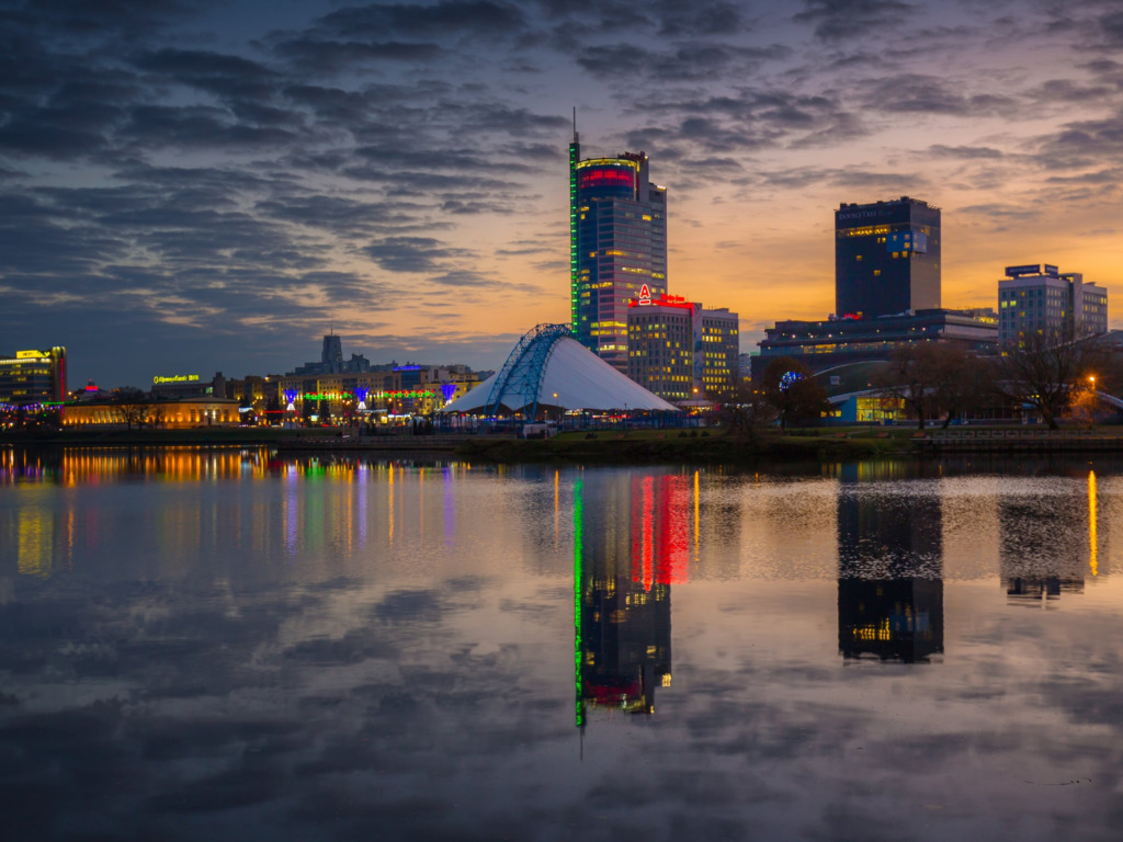 небо закат отражение река подсветка Беларусь Минск