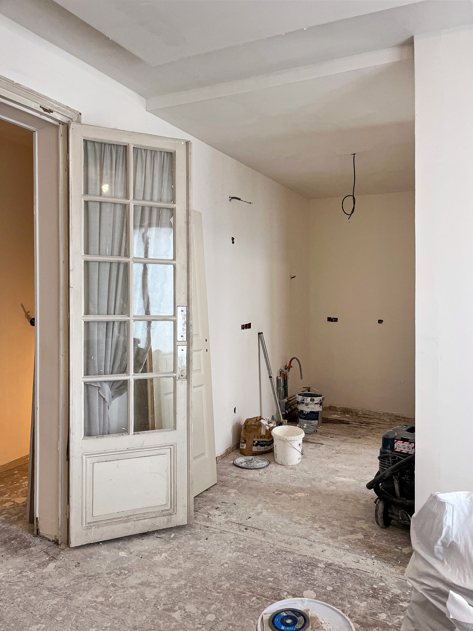 Chantier de rénovation appartement Paris avec redistribution des pièces et préparation des travaux
