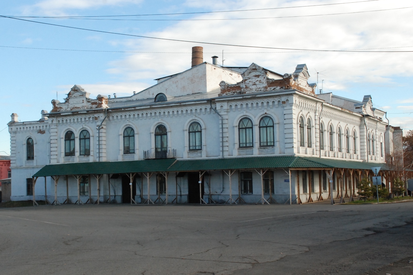 Минусинский. Театр Минусинск. Минусинский драматический театр. Театр города Минусинска. Старое здание театр Минусинск.