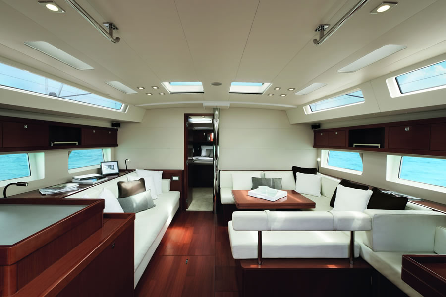 Парусная яхта Beneteau Oceanis 55 — расширение круизной серии