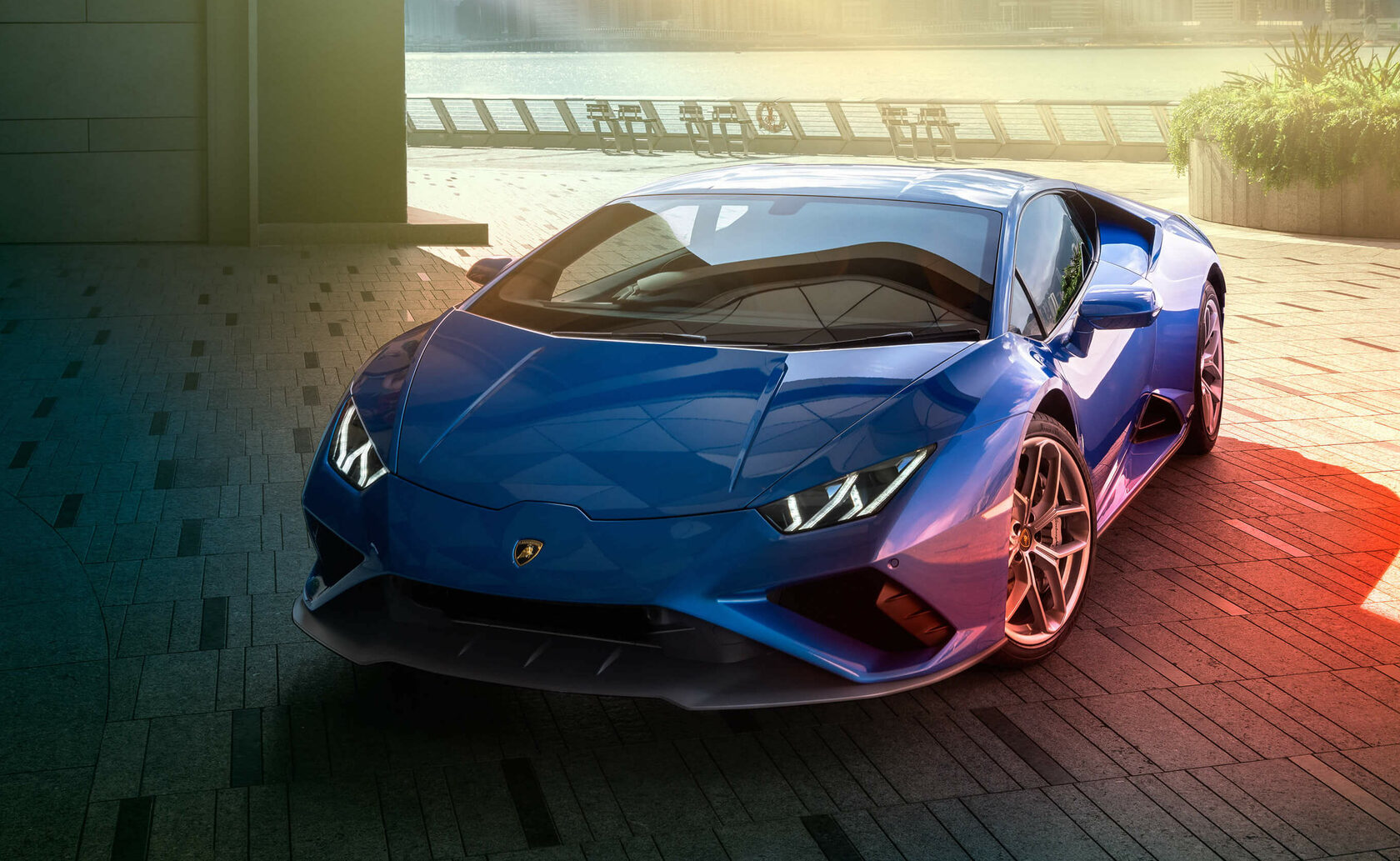 Lamborghini Huracan синий