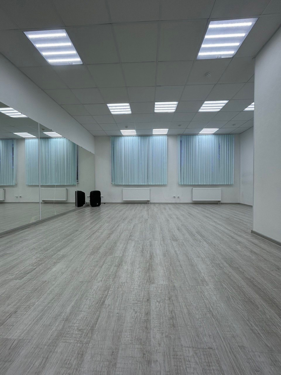 Зал для мероприятий. Аренда залов спб. Танцевальный зал. Помещение для танцев. Зал под аренду.