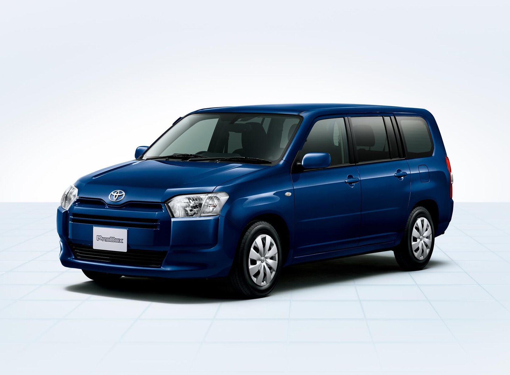 Toyota Probox — вид спереди